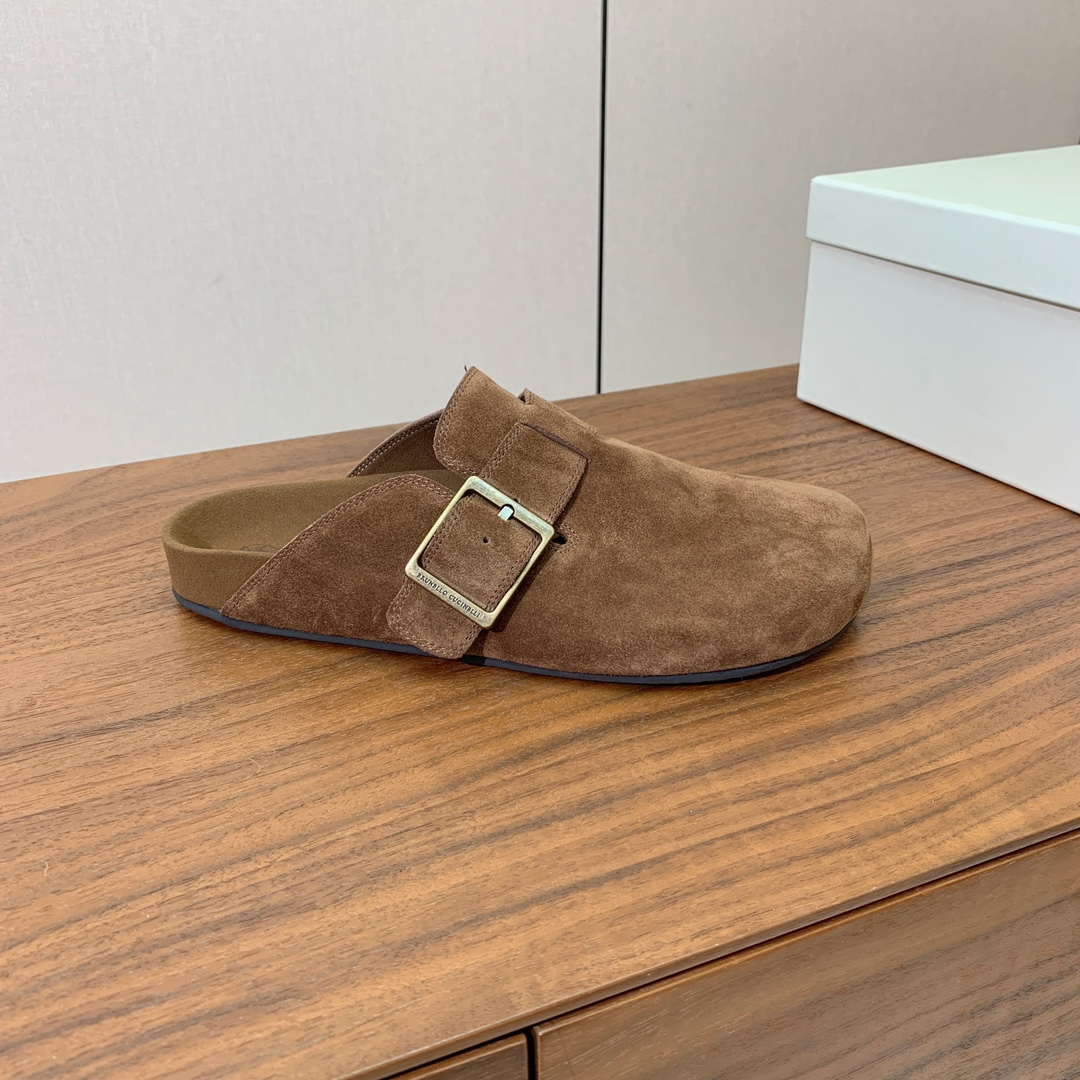 【BRUNELL* CUCINELL*】男款半包拖鞋。材质：进口环保牛绒、橡胶大底。
码数：38-45（