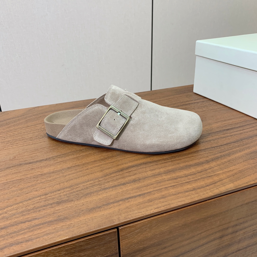 【BRUNELL* CUCINELL*】男款半包拖鞋。材质：进口环保牛绒、橡胶大底。
码数：38-45（