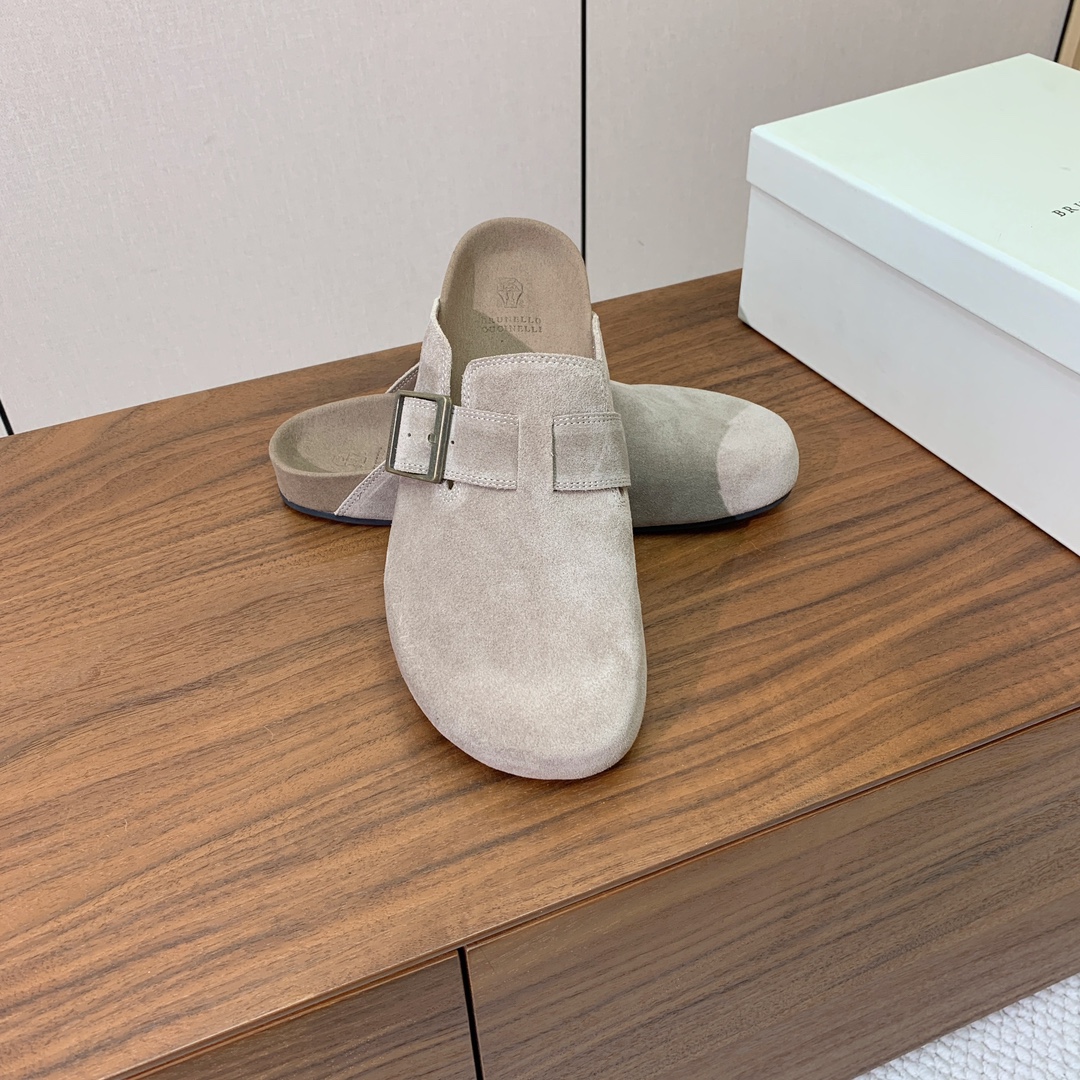 【BRUNELL* CUCINELL*】男款半包拖鞋。材质：进口环保牛绒、橡胶大底。
码数：38-45（