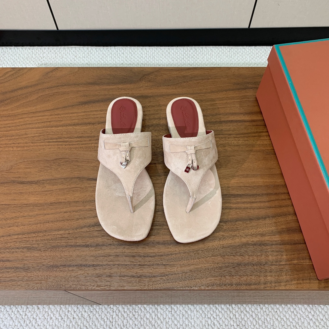 【Loro Piana】人字拖鞋。意大利顶级羊绒复古优雅低调奢华。时尚性与皮料实用性同样兼具依然全网最高
