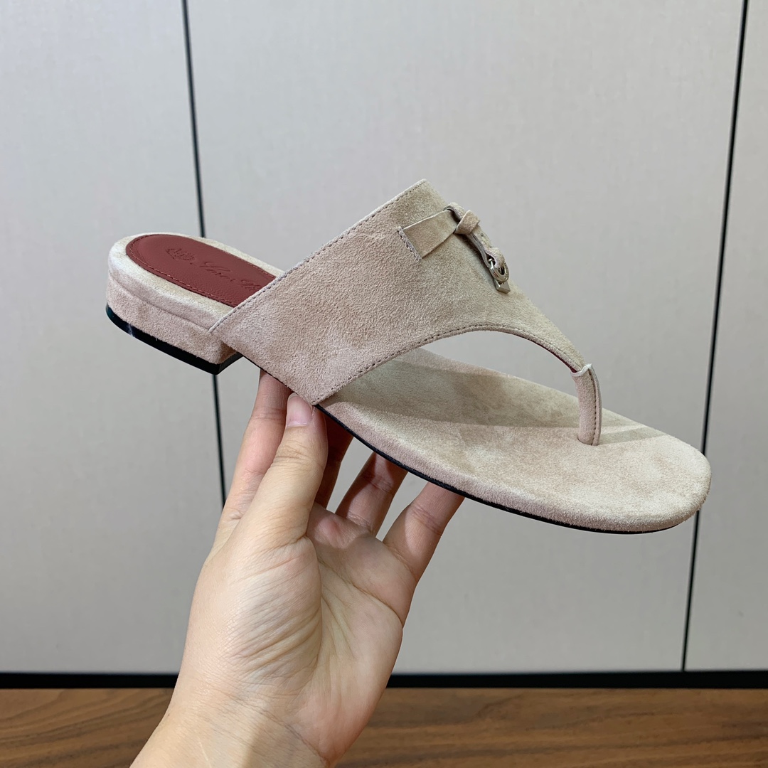 【Loro Piana】人字拖鞋。意大利顶级羊绒复古优雅低调奢华。时尚性与皮料实用性同样兼具依然全网最高
