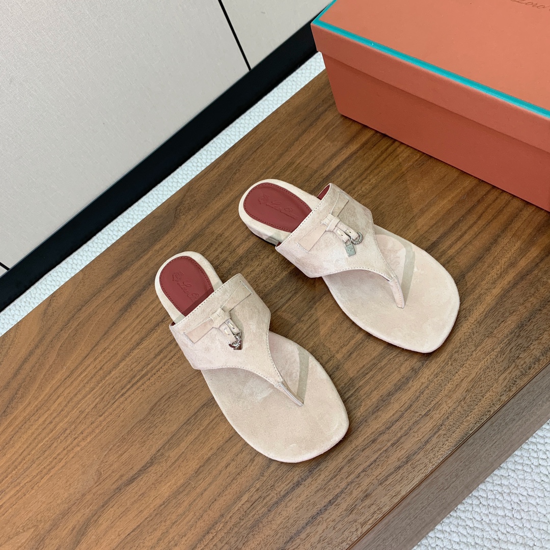 【Loro Piana】人字拖鞋。意大利顶级羊绒复古优雅低调奢华。时尚性与皮料实用性同样兼具依然全网最高