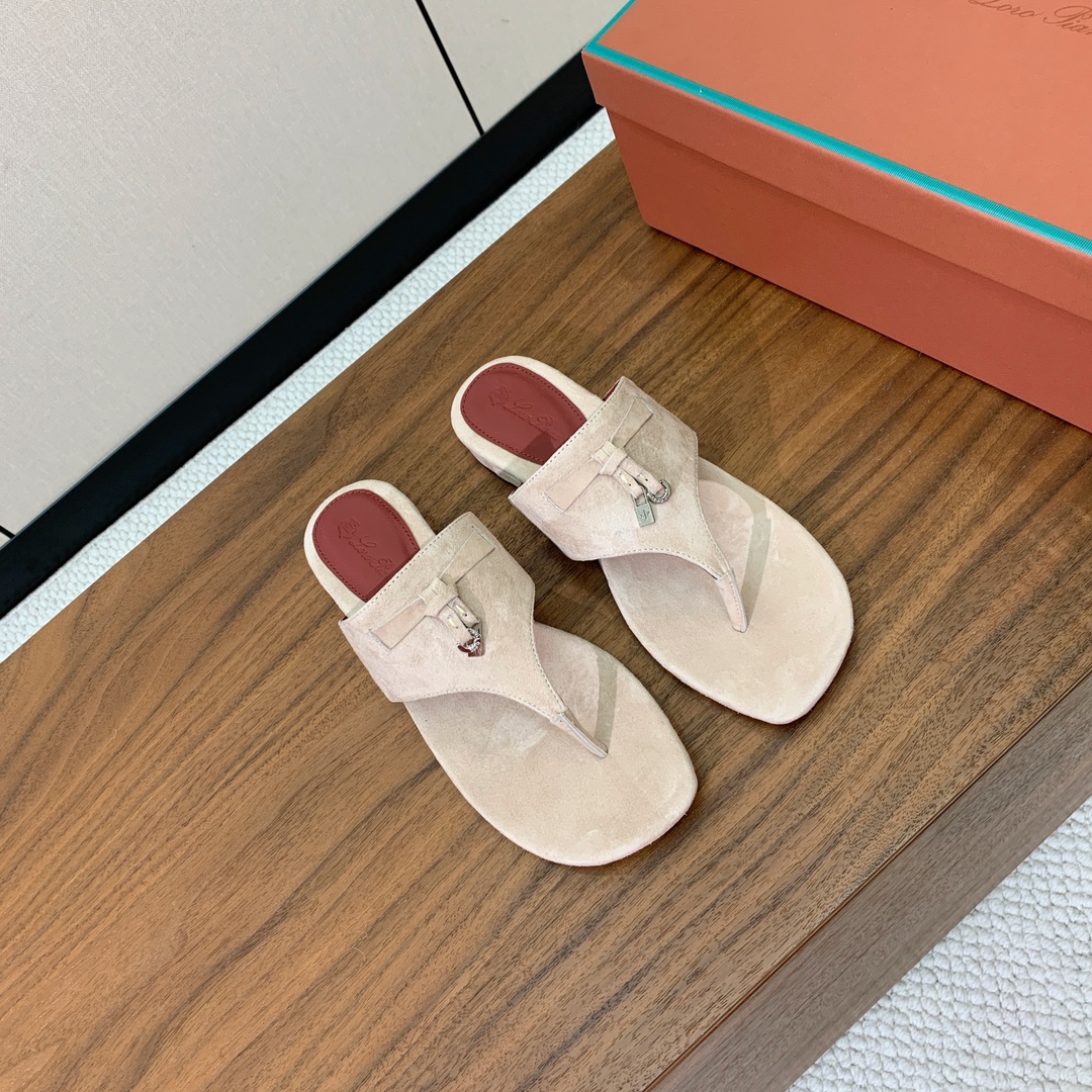 【Loro Piana】人字拖鞋。意大利顶级羊绒复古优雅低调奢华。时尚性与皮料实用性同样兼具依然全网最高