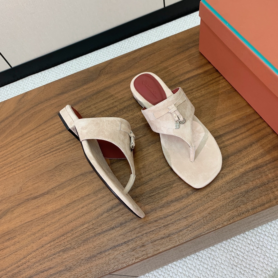 【Loro Piana】人字拖鞋。意大利顶级羊绒复古优雅低调奢华。时尚性与皮料实用性同样兼具依然全网最高