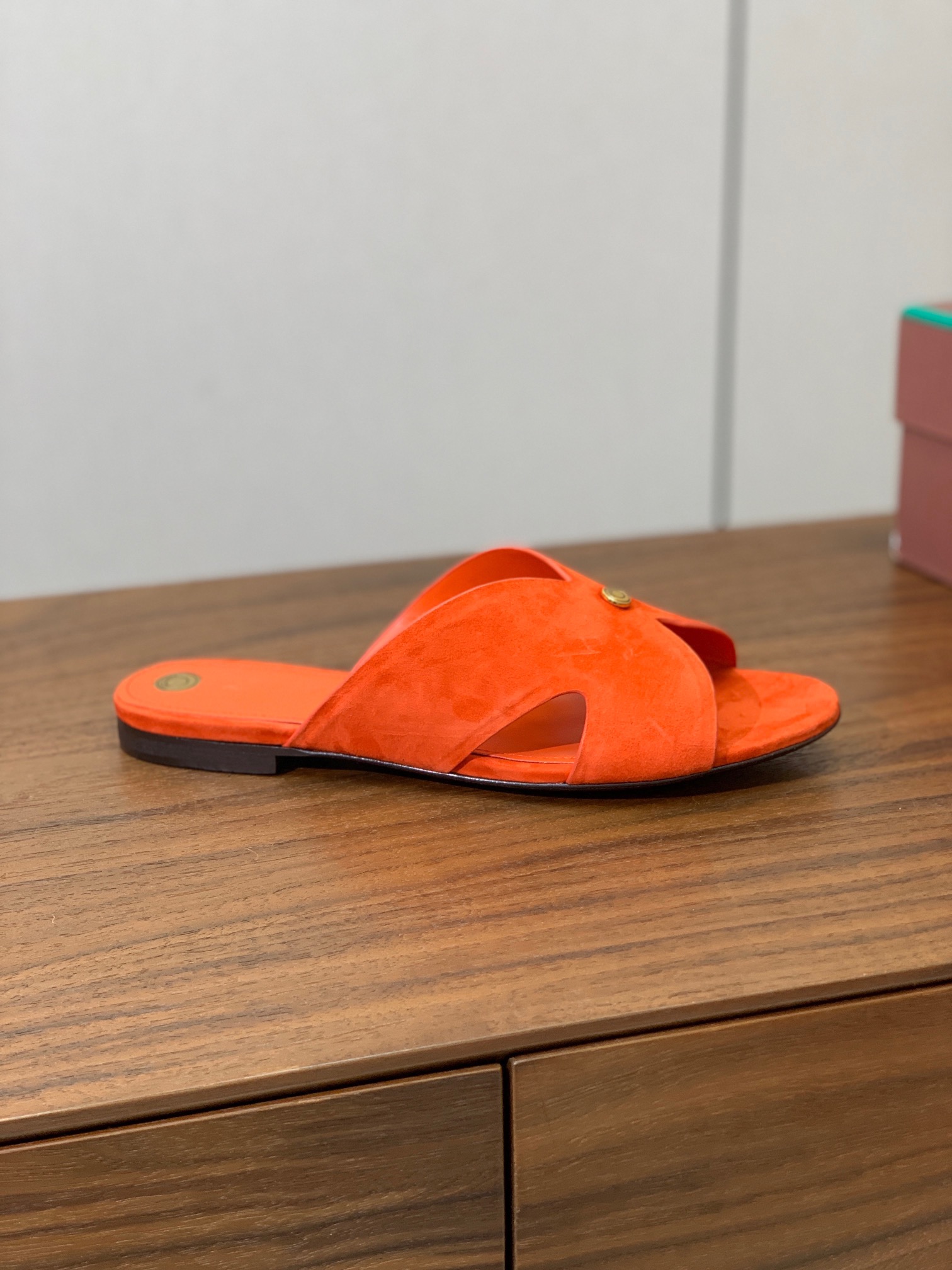 【Loro Piana】经典复古绝美平底拖鞋。简约即时髦、松弛的高级感。感受夏日感高级穿搭。面料羊京，内
