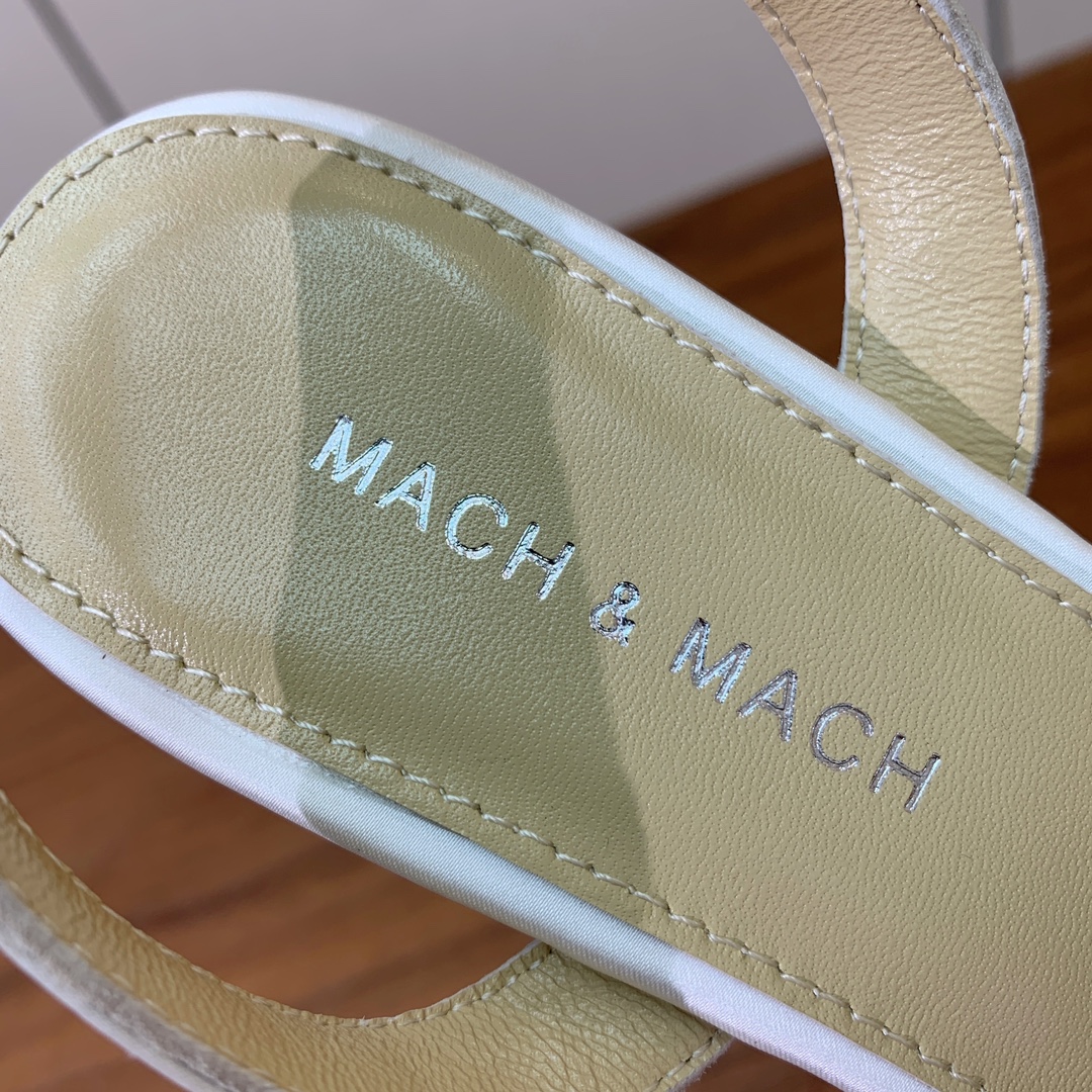 【Mach＆Mach】蝴蝶结真丝单鞋。简约气质款式。鞋面真丝。羊皮内里，真皮大底。跟高5.5cm
码数：