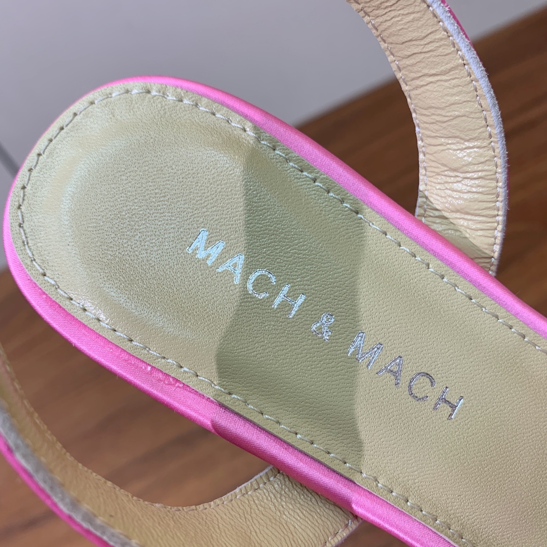 【Mach＆Mach】蝴蝶结真丝单鞋。简约气质款式。鞋面真丝。羊皮内里，真皮大底。跟高5.5cm
码数：