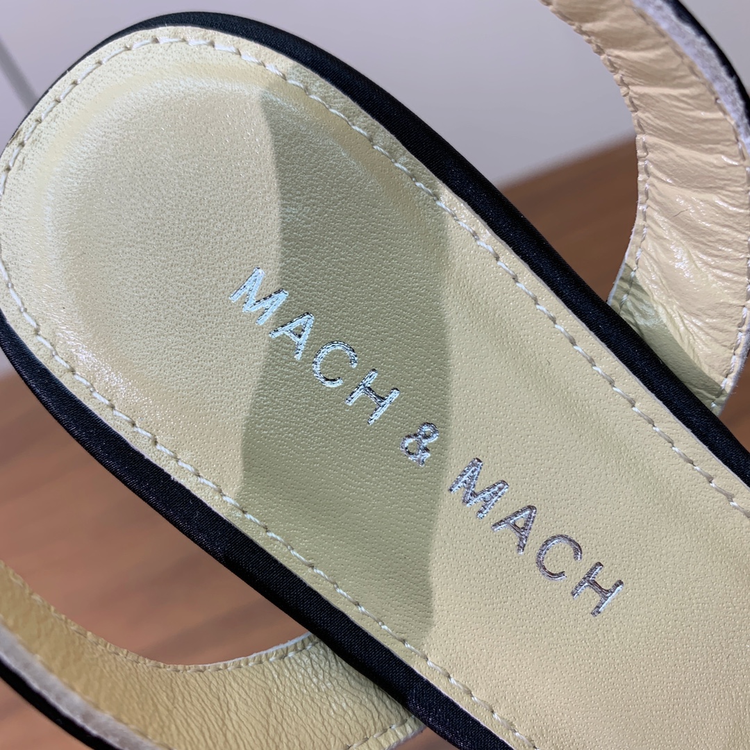 【Mach＆Mach】蝴蝶结真丝单鞋。简约气质款式。鞋面真丝。羊皮内里，真皮大底。跟高5.5cm
码数：