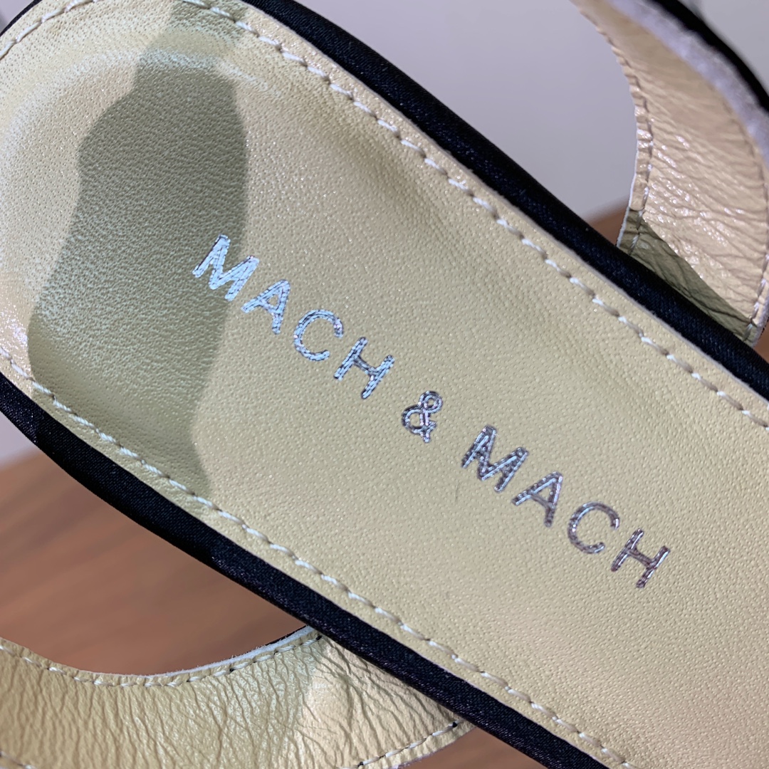 【Mach＆Mach】蝴蝶结真丝单鞋。简约气质款式。鞋面真丝。羊皮内里，真皮大底。跟高5.5cm
码数：