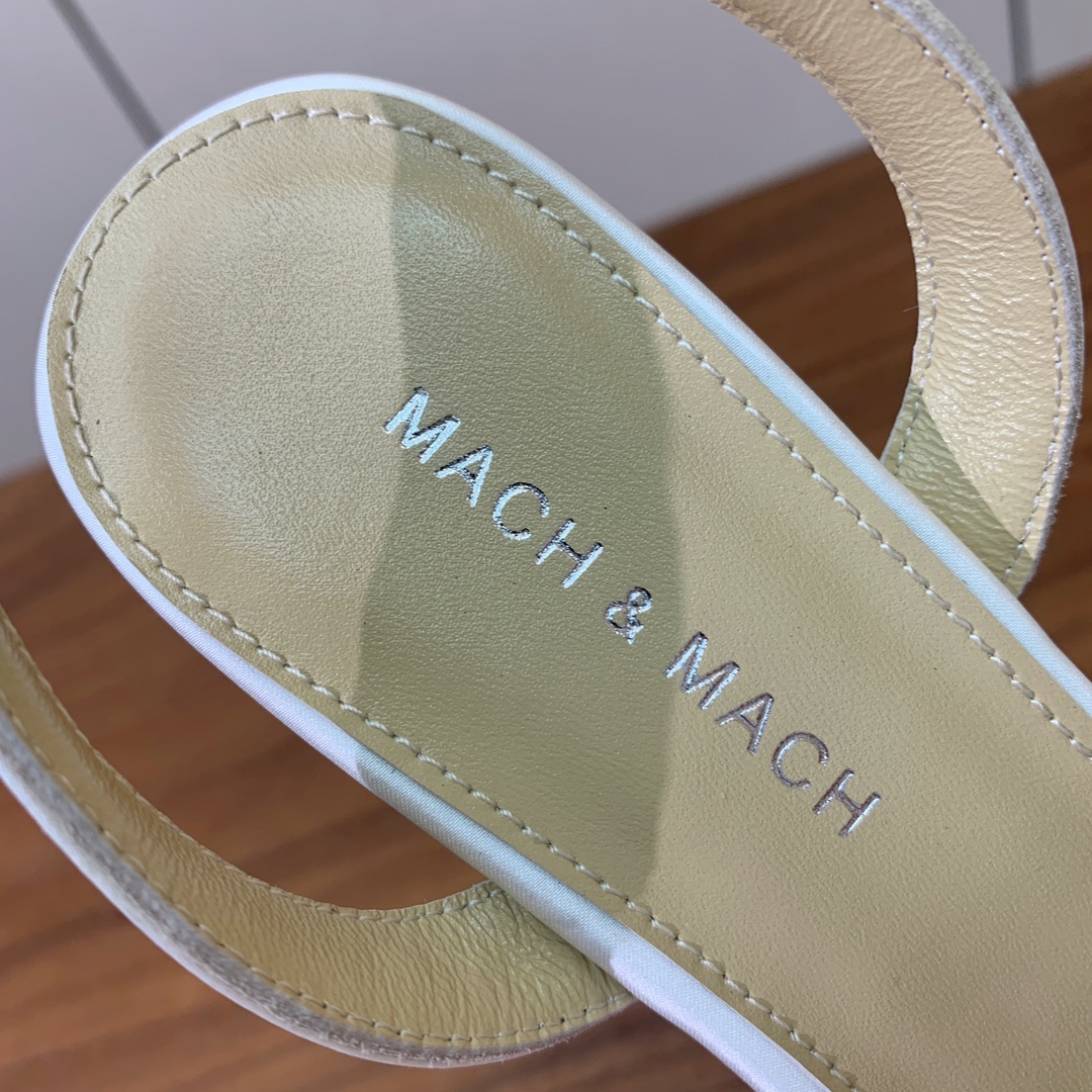 【Mach＆Mach】蝴蝶结真丝单鞋。简约气质款式。鞋面真丝。羊皮内里，真皮大底。跟高5.5cm
码数：
