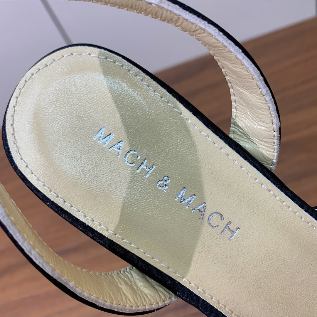 【Mach＆Mach】蝴蝶结真丝单鞋。简约气质款式。鞋面真丝。羊皮内里，真皮大底。跟高5.5cm
码数：