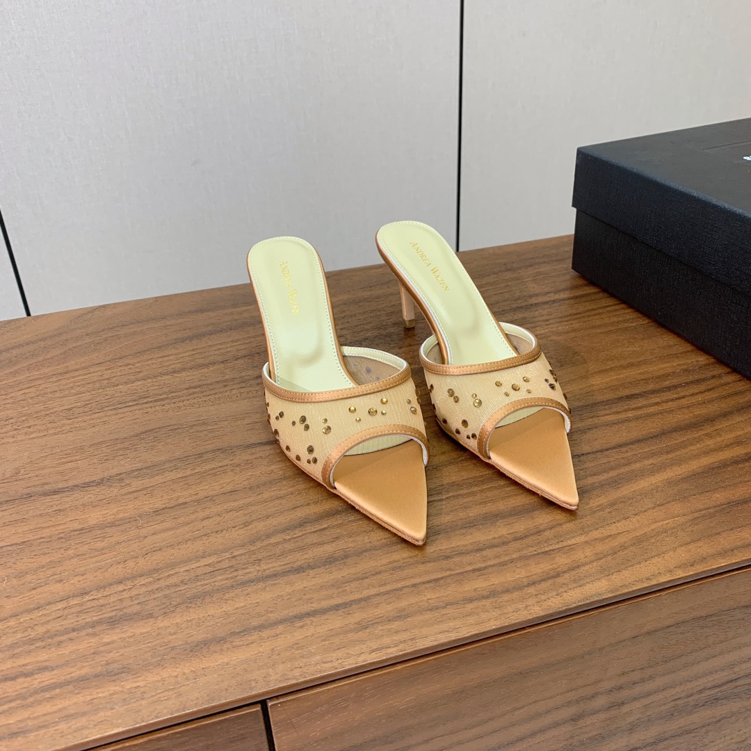 【Anderea Wazen】网钻拖鞋。非常的美，上脚无敌了。鞋面进口网面烫钻。羊皮垫脚。真皮大底，跟高