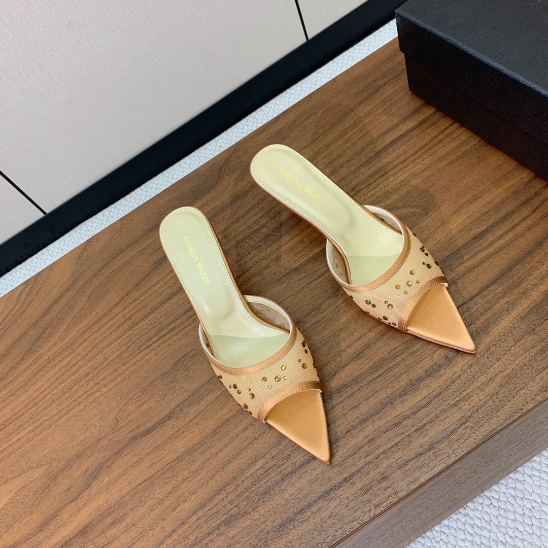 【Anderea Wazen】网钻拖鞋。非常的美，上脚无敌了。鞋面进口网面烫钻。羊皮垫脚。真皮大底，跟高