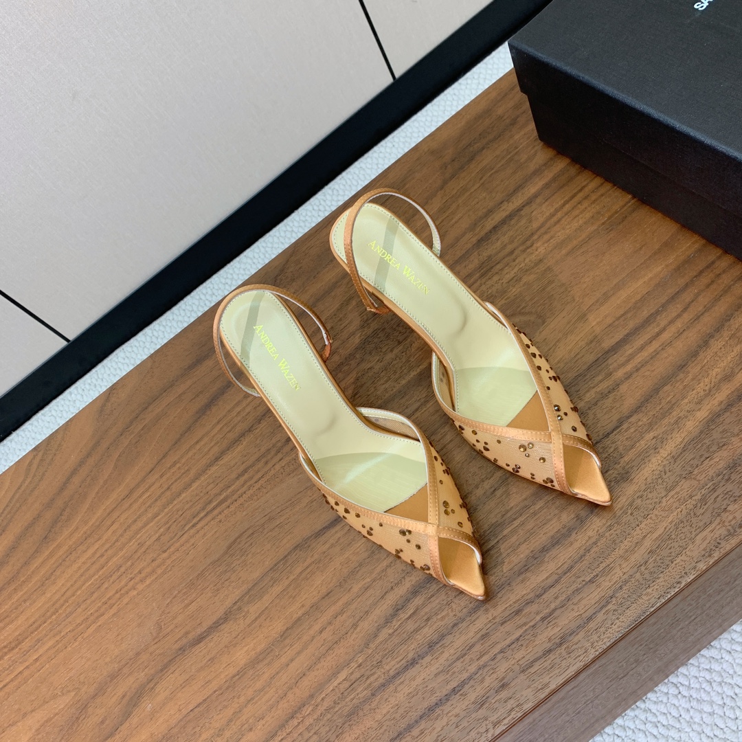 【Anderea Wazen】网钻凉鞋。非常的美，上脚无敌了。鞋面进口网面烫钻。羊皮垫脚。真皮大底，跟高