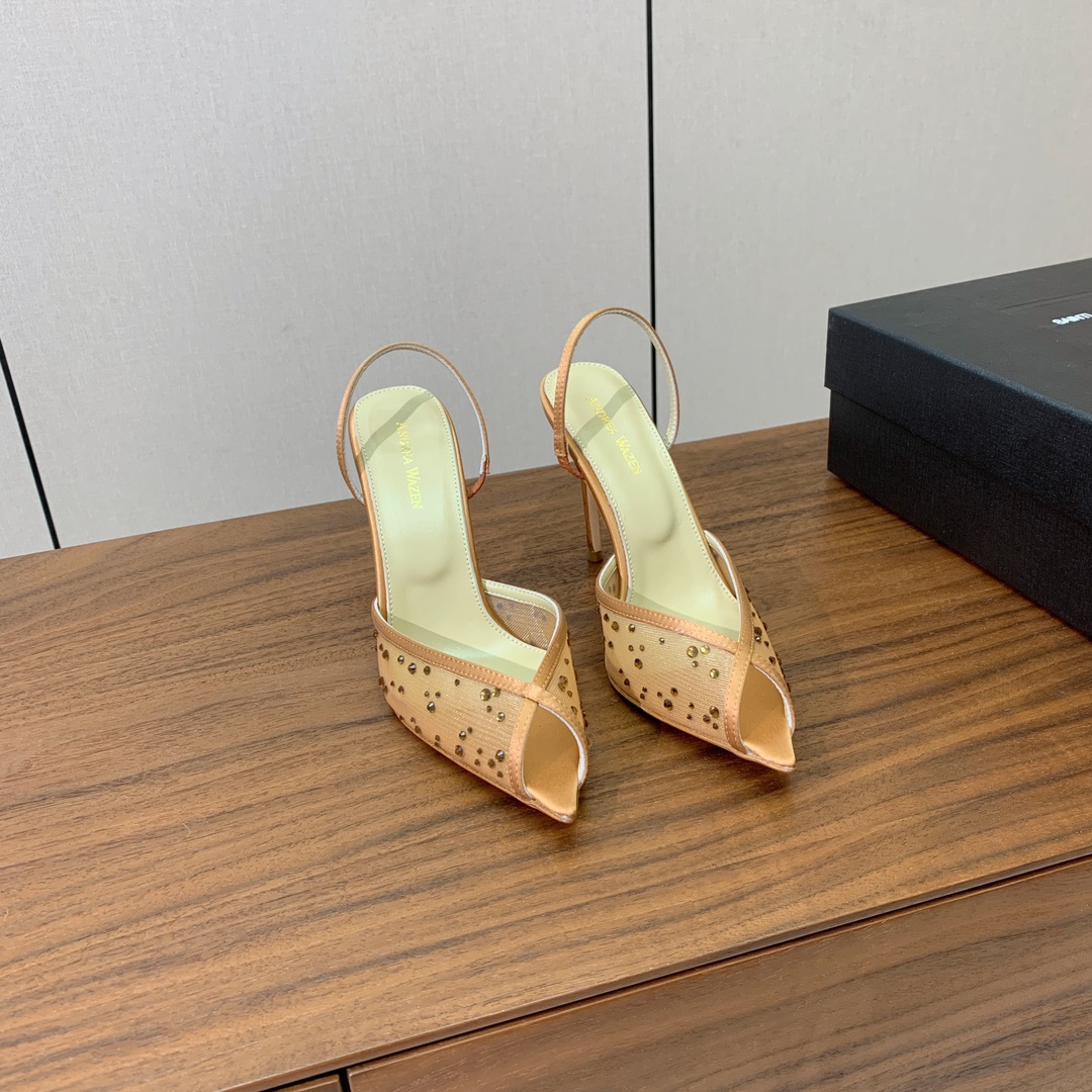 【Anderea Wazen】网钻凉鞋。非常的美，上脚无敌了。鞋面进口网面烫钻。羊皮垫脚。真皮大底，跟高