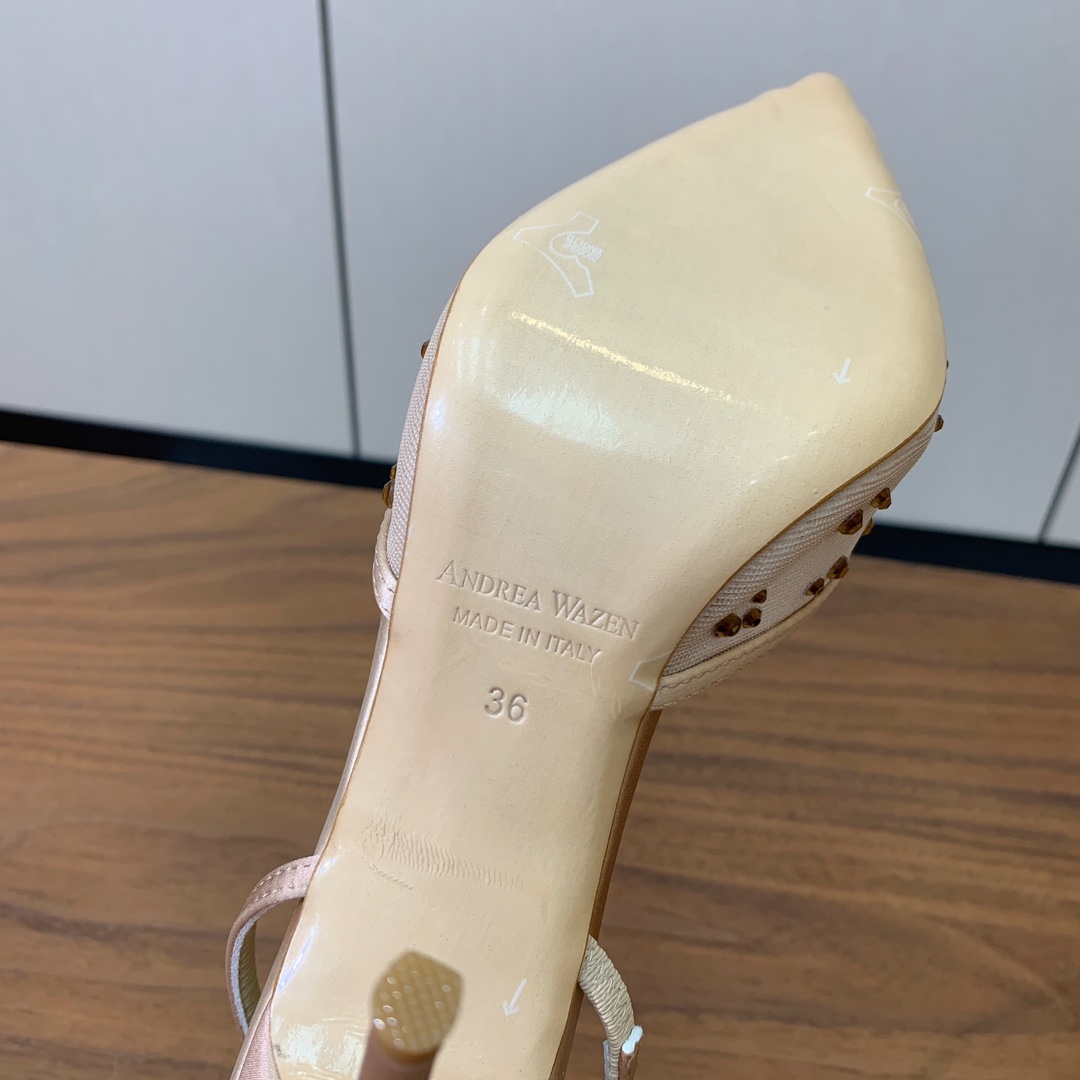 【Anderea Wazen】网钻凉鞋。非常的美，上脚无敌了。鞋面进口网面烫钻。羊皮垫脚。真皮大底，跟高