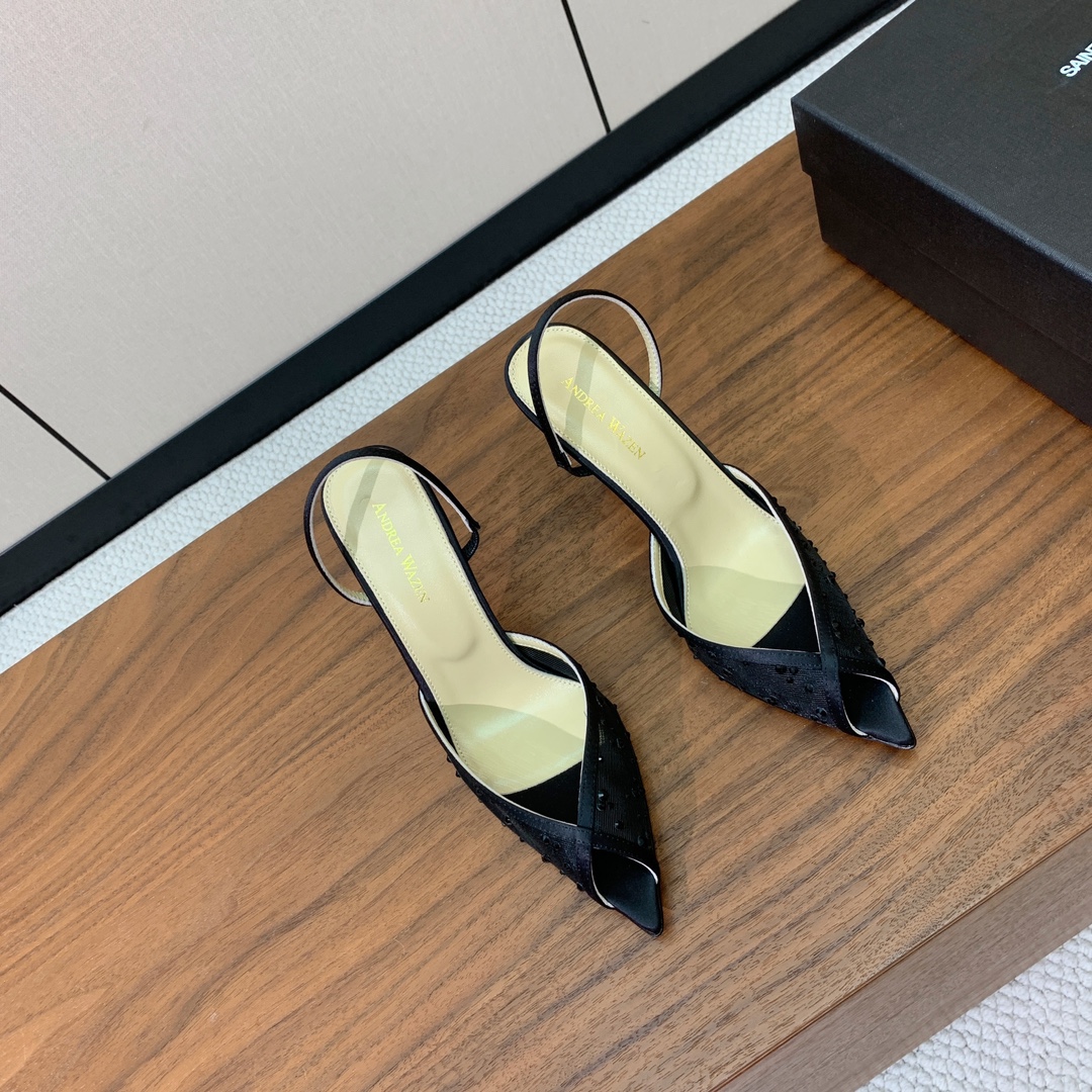 【Anderea Wazen】网钻凉鞋。非常的美，上脚无敌了。鞋面进口网面烫钻。羊皮垫脚。真皮大底，跟高