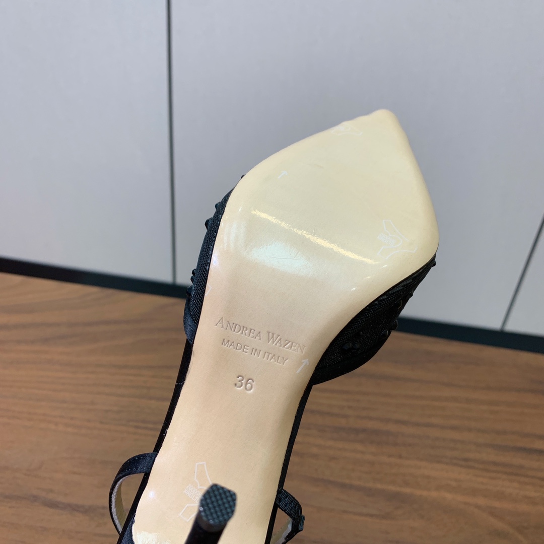 【Anderea Wazen】网钻凉鞋。非常的美，上脚无敌了。鞋面进口网面烫钻。羊皮垫脚。真皮大底，跟高