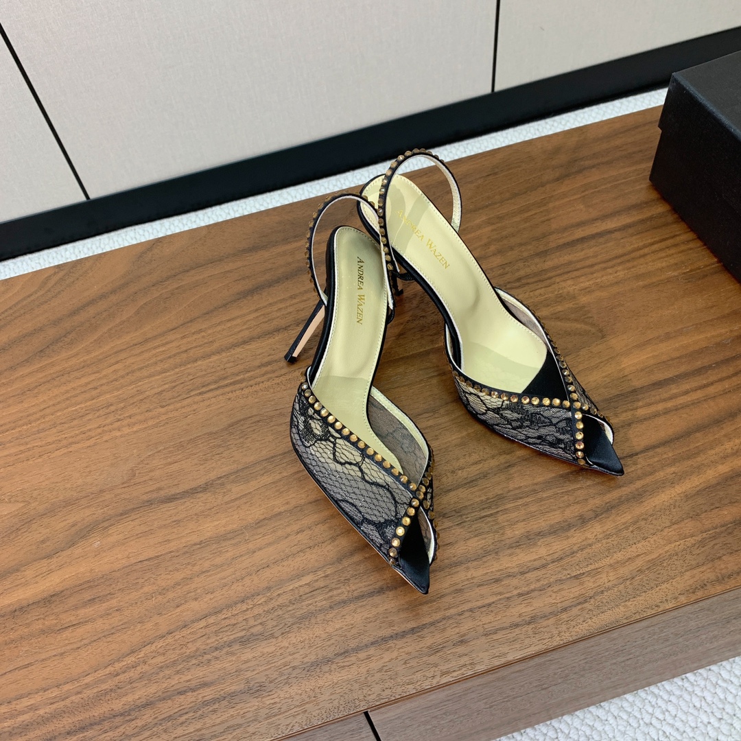 【Anderea Wazen】蕾丝凉鞋。纯手工蕾丝折叠工艺，非常的美，上脚无敌了。鞋面进口真丝+蕾丝。羊