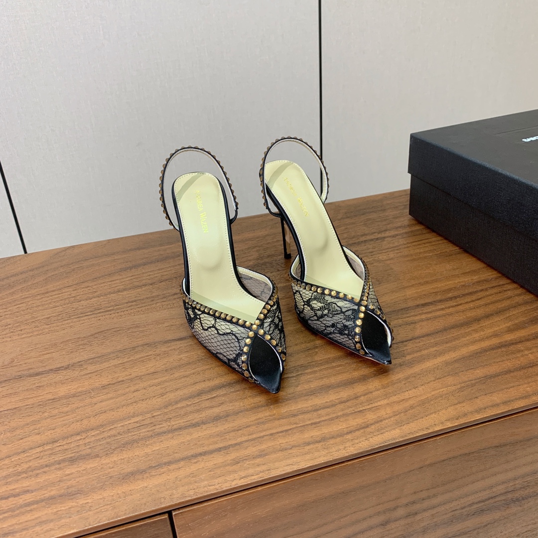 【Anderea Wazen】蕾丝凉鞋。纯手工蕾丝折叠工艺，非常的美，上脚无敌了。鞋面进口真丝+蕾丝。羊