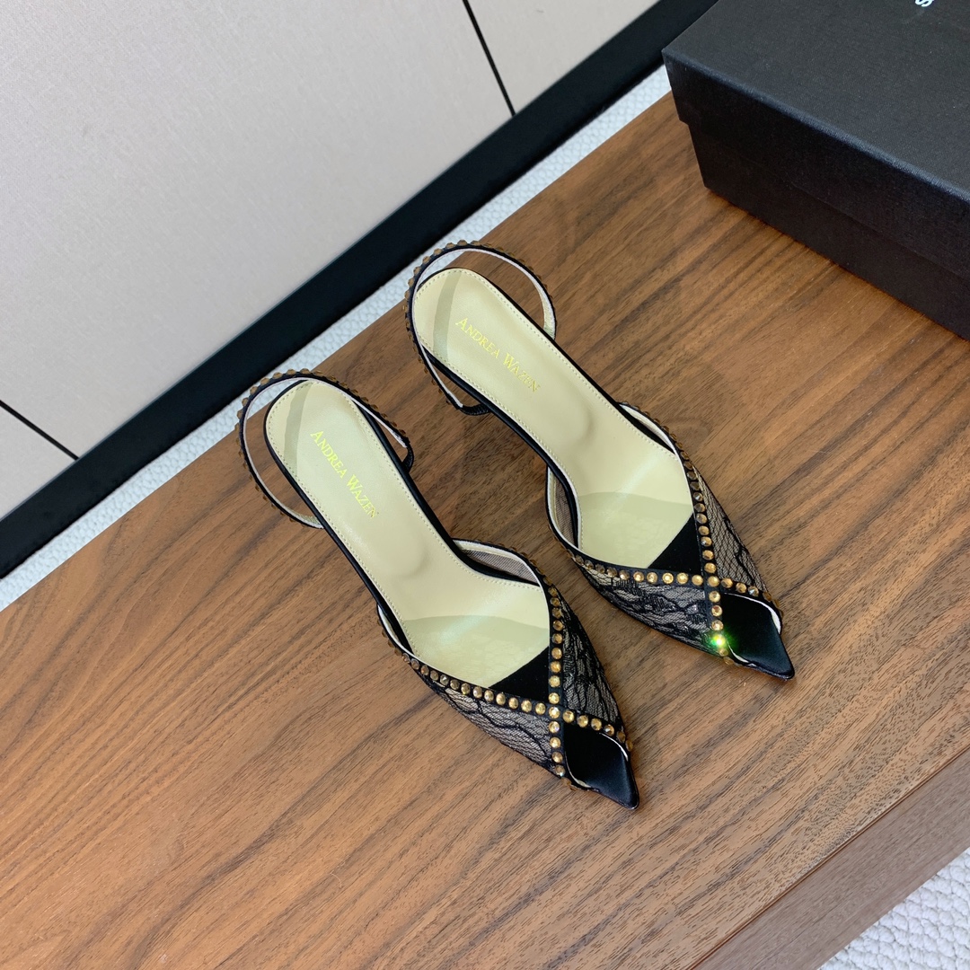 【Anderea Wazen】蕾丝凉鞋。纯手工蕾丝折叠工艺，非常的美，上脚无敌了。鞋面进口真丝+蕾丝。羊