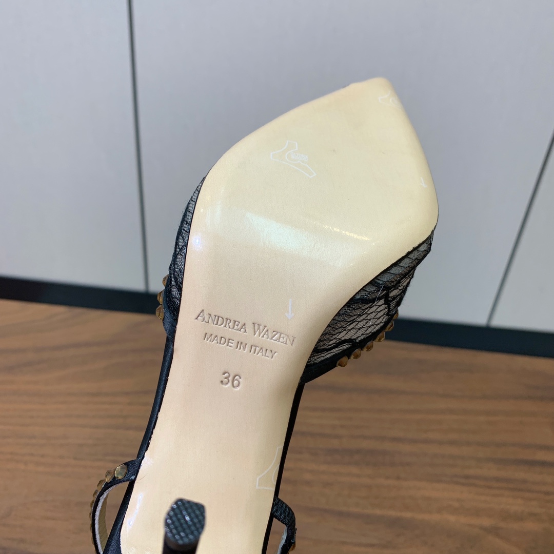 【Anderea Wazen】蕾丝凉鞋。纯手工蕾丝折叠工艺，非常的美，上脚无敌了。鞋面进口真丝+蕾丝。羊