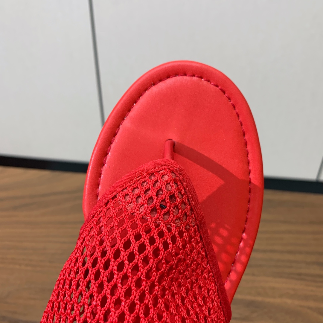 【Alaia】网面芭蕾舞平底鞋。顶级版。超级火，上脚超舒服超美。网面，羊皮垫脚，橡胶底，原版小皮箱。
码