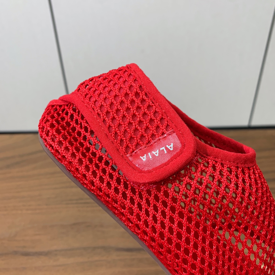 【Alaia】网面芭蕾舞平底鞋。顶级版。超级火，上脚超舒服超美。网面，羊皮垫脚，橡胶底，原版小皮箱。
码