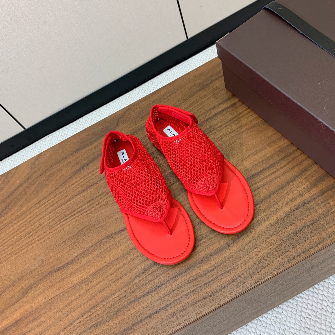 【Alaia】网面芭蕾舞平底鞋。顶级版。超级火，上脚超舒服超美。网面，羊皮垫脚，橡胶底，原版小皮箱。
码
