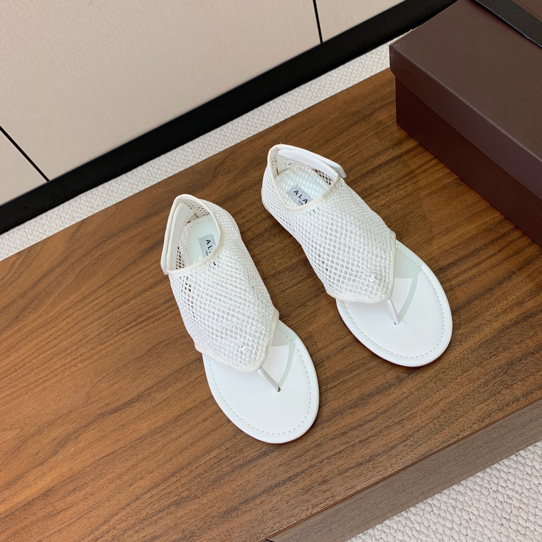 【Alaia】网面芭蕾舞平底鞋。顶级版。超级火，上脚超舒服超美。网面，羊皮垫脚，橡胶底，原版小皮箱。
码