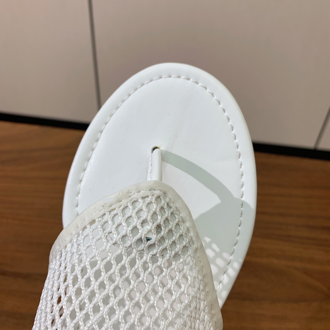 【Alaia】网面芭蕾舞平底鞋。顶级版。超级火，上脚超舒服超美。网面，羊皮垫脚，橡胶底，原版小皮箱。
码