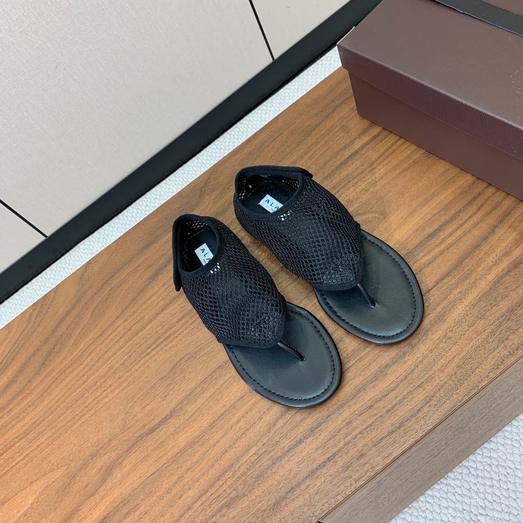 【Alaia】网面芭蕾舞平底鞋。顶级版。超级火，上脚超舒服超美。网面，羊皮垫脚，橡胶底，原版小皮箱。
码