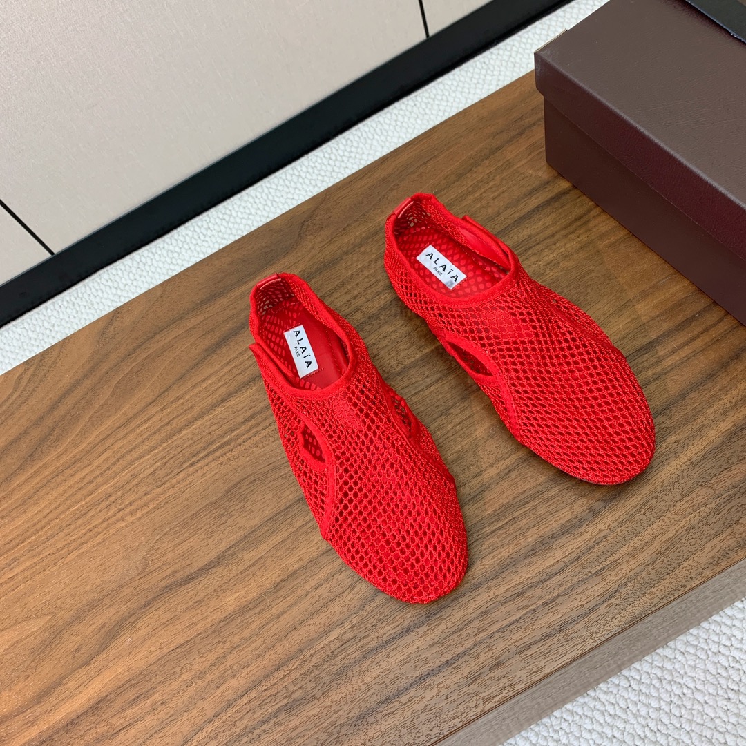 【Alaia】网面芭蕾舞平底鞋。顶级版。超级火，上脚超舒服超美。网面，羊皮垫脚，橡胶底，原版小皮箱。
码