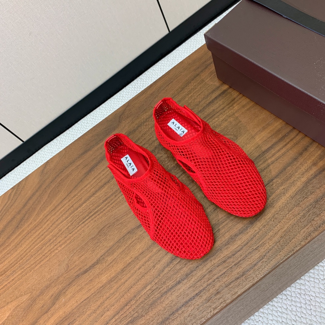 【Alaia】网面芭蕾舞平底鞋。顶级版。超级火，上脚超舒服超美。网面，羊皮垫脚，橡胶底，原版小皮箱。
码