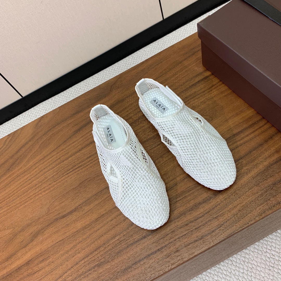 【Alaia】网面芭蕾舞平底鞋。顶级版。超级火，上脚超舒服超美。网面，羊皮垫脚，橡胶底，原版小皮箱。
码