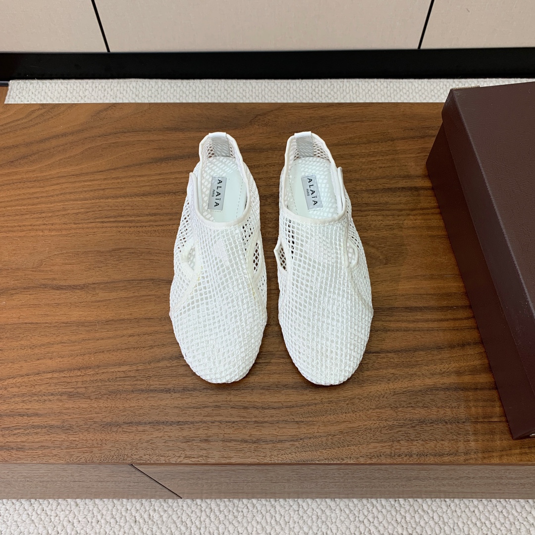 【Alaia】网面芭蕾舞平底鞋。顶级版。超级火，上脚超舒服超美。网面，羊皮垫脚，橡胶底，原版小皮箱。
码