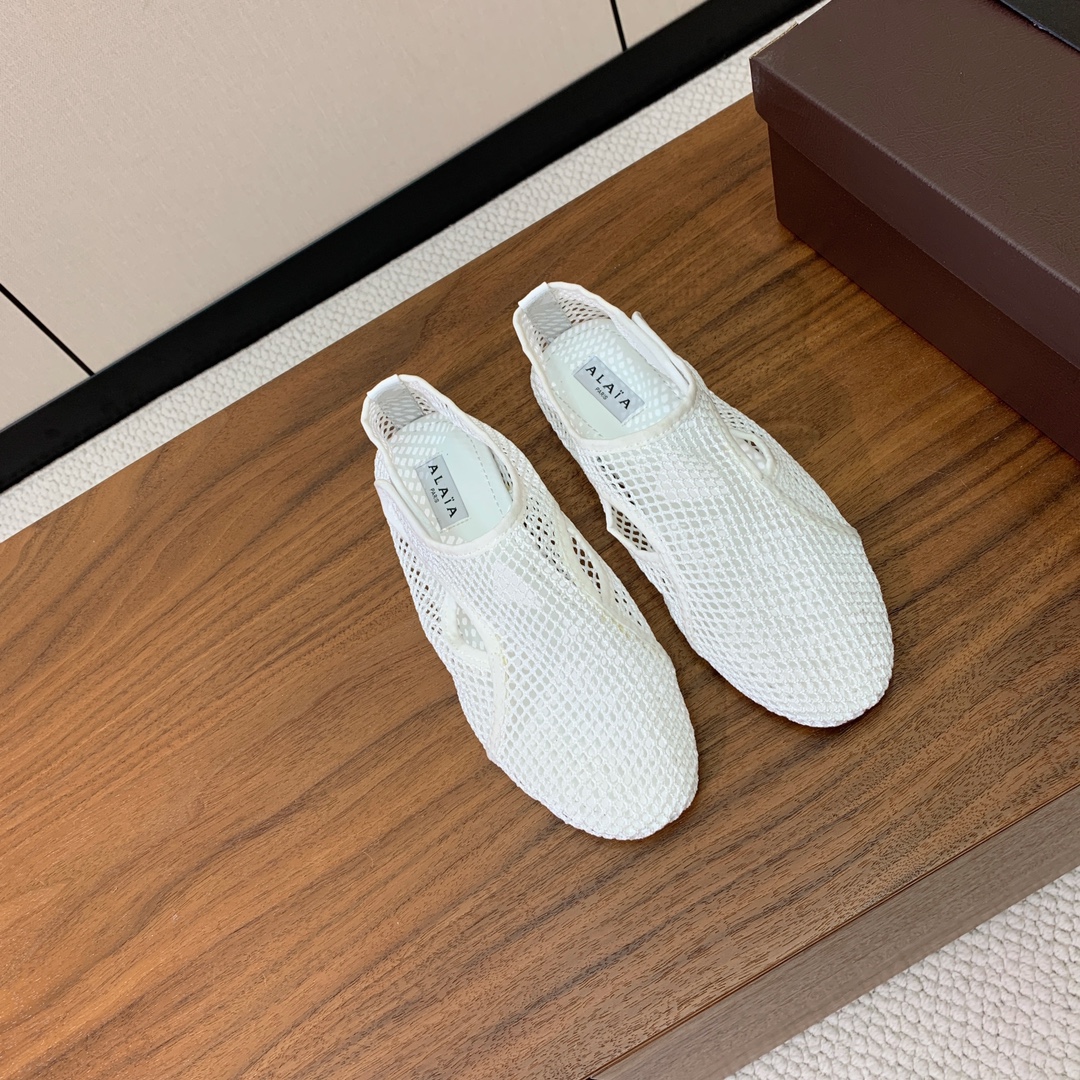 【Alaia】网面芭蕾舞平底鞋。顶级版。超级火，上脚超舒服超美。网面，羊皮垫脚，橡胶底，原版小皮箱。
码