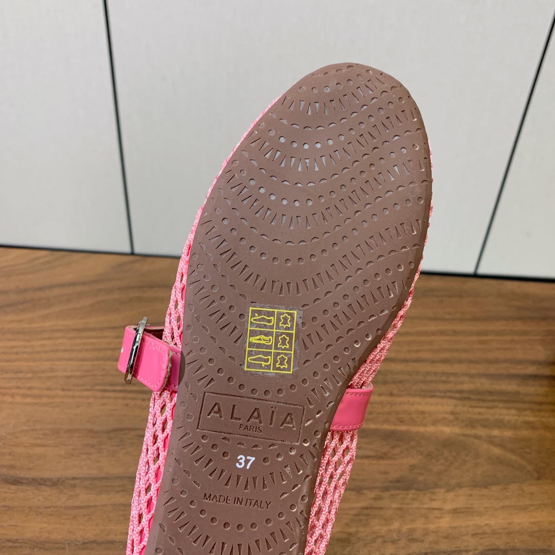 【Alaia】网面芭蕾舞平底鞋。顶级版。超级火，上脚超舒服超美。网面，羊皮垫脚，橡胶底，原版小皮箱。
码