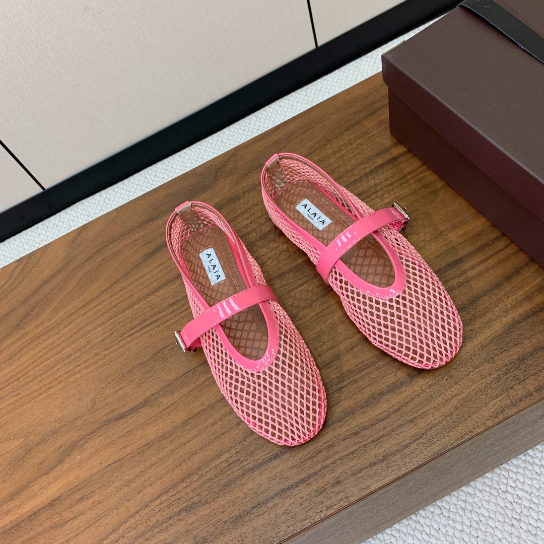 【Alaia】网面芭蕾舞平底鞋。顶级版。超级火，上脚超舒服超美。网面，羊皮垫脚，橡胶底，原版小皮箱。
码