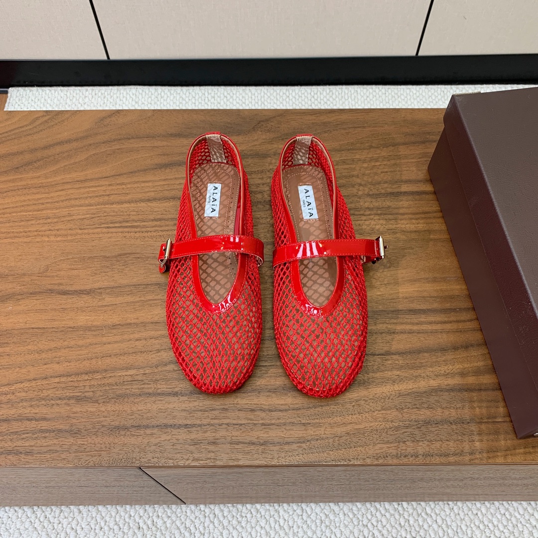 【Alaia】网面芭蕾舞平底鞋。顶级版。超级火，上脚超舒服超美。网面，羊皮垫脚，橡胶底，原版小皮箱。
码