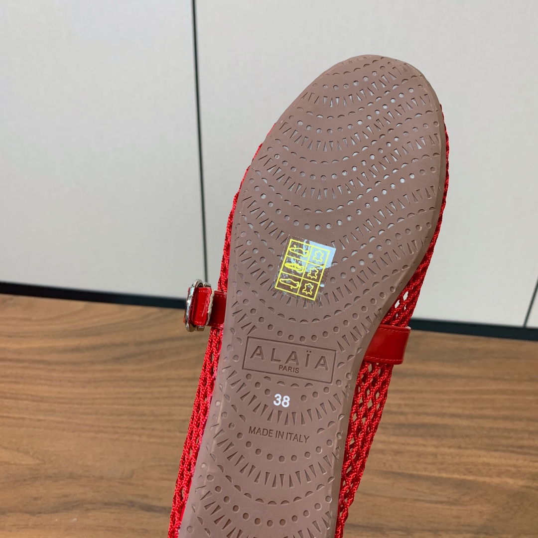 【Alaia】网面芭蕾舞平底鞋。顶级版。超级火，上脚超舒服超美。网面，羊皮垫脚，橡胶底，原版小皮箱。
码
