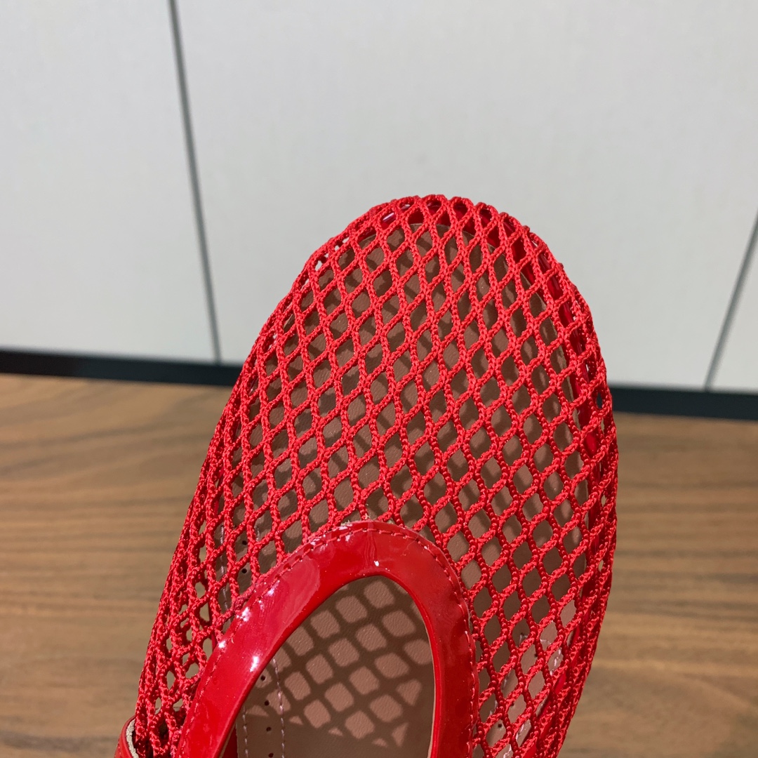 【Alaia】网面芭蕾舞平底鞋。顶级版。超级火，上脚超舒服超美。网面，羊皮垫脚，橡胶底，原版小皮箱。
码