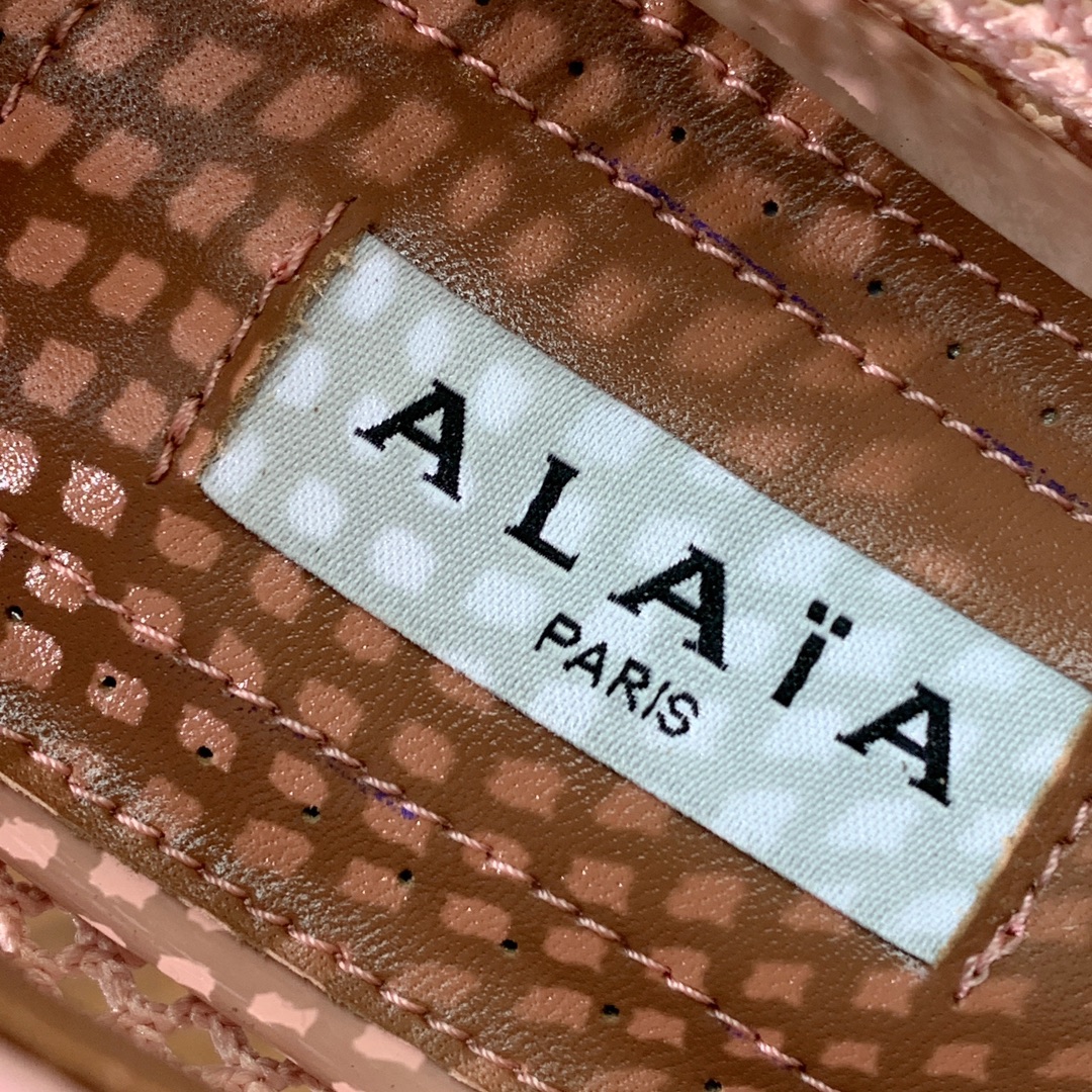 【Alaia】网面芭蕾舞平底鞋。顶级版。超级火，上脚超舒服超美。网面，羊皮垫脚，橡胶底，原版小皮箱。
码