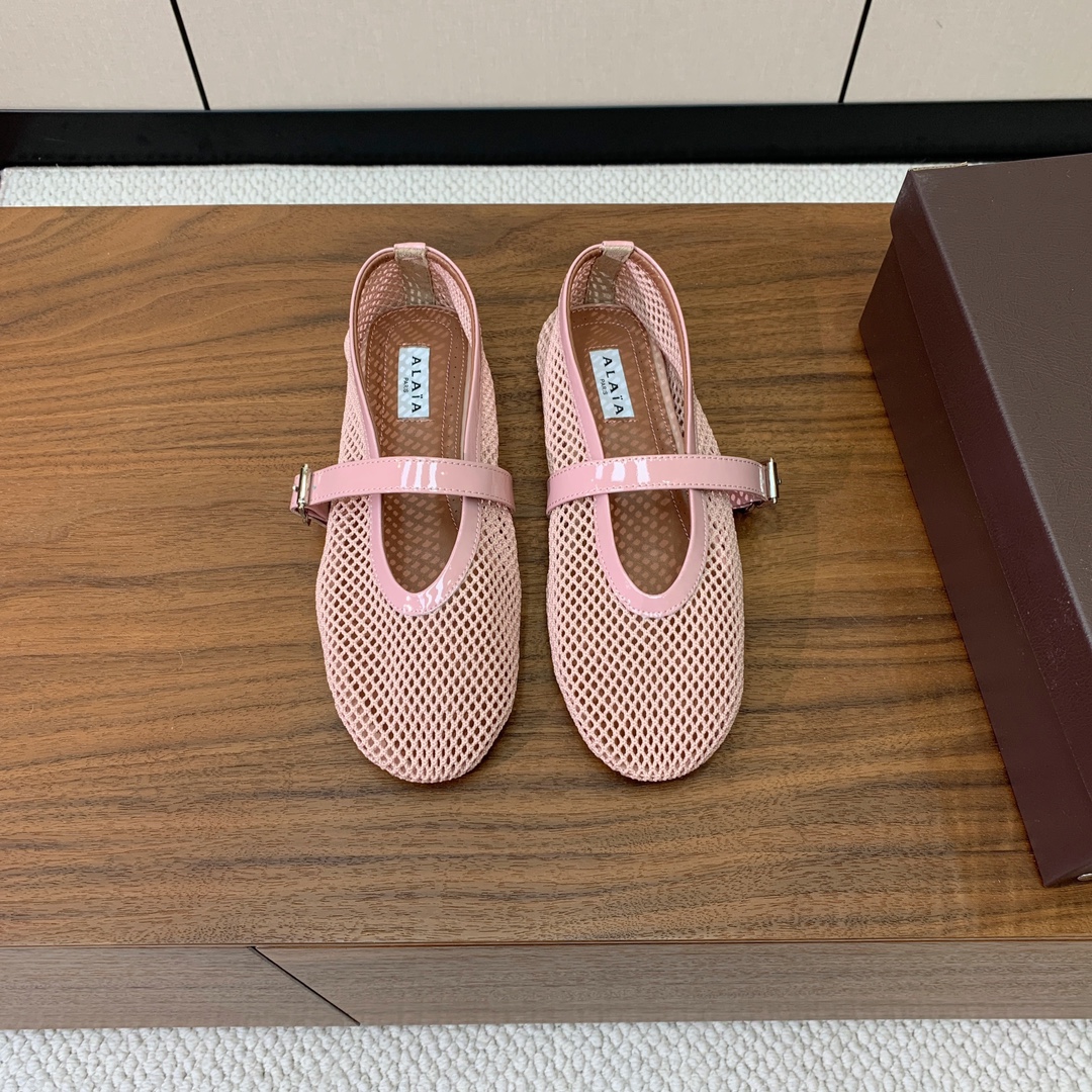 【Alaia】网面芭蕾舞平底鞋。顶级版。超级火，上脚超舒服超美。网面，羊皮垫脚，橡胶底，原版小皮箱。
码