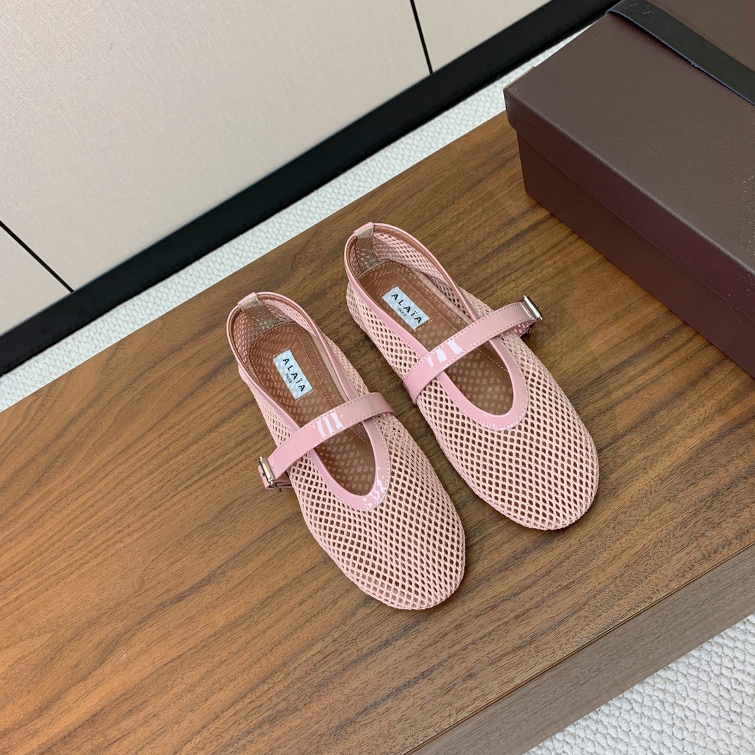 【Alaia】网面芭蕾舞平底鞋。顶级版。超级火，上脚超舒服超美。网面，羊皮垫脚，橡胶底，原版小皮箱。
码