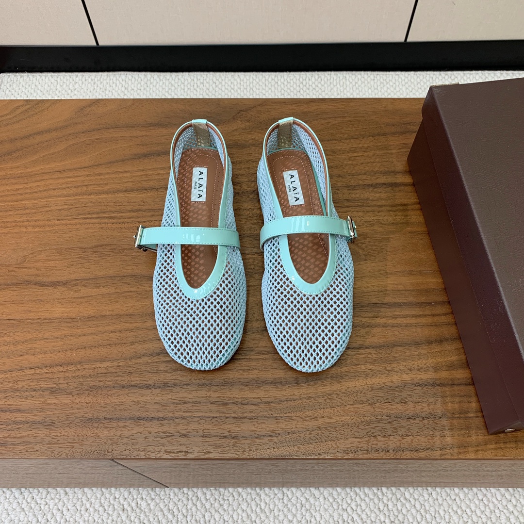 【Alaia】网面芭蕾舞平底鞋。顶级版。超级火，上脚超舒服超美。网面，羊皮垫脚，橡胶底，原版小皮箱。
码