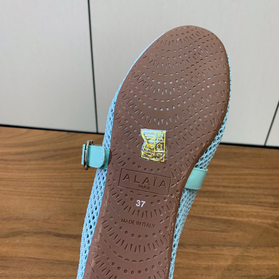 【Alaia】网面芭蕾舞平底鞋。顶级版。超级火，上脚超舒服超美。网面，羊皮垫脚，橡胶底，原版小皮箱。
码