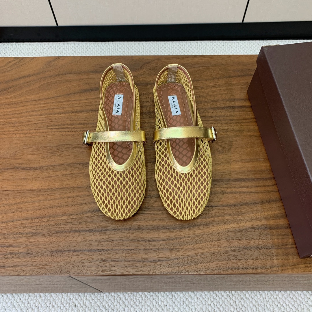 【Alaia】网面芭蕾舞平底鞋。顶级版。超级火，上脚超舒服超美。网面，羊皮垫脚，橡胶底，原版小皮箱。
码