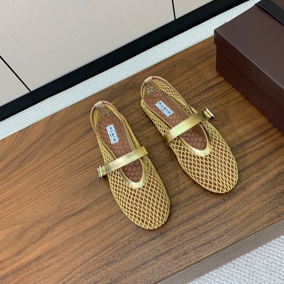 【Alaia】网面芭蕾舞平底鞋。顶级版。超级火，上脚超舒服超美。网面，羊皮垫脚，橡胶底，原版小皮箱。
码