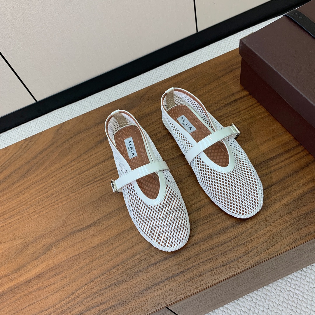【Alaia】网面芭蕾舞平底鞋。顶级版。超级火，上脚超舒服超美。网面，羊皮垫脚，橡胶底，原版小皮箱。
码